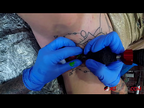 ❤️ Ekstremt tatovert hottie Sully Savage tok en tatovering på klitoris Porno hos oss no.redgast4asset.ru ☑
